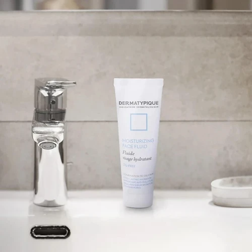 کرم مرطوب‌کننده درماتیپیک مدل 02 مناسب پوست های چرب و مختلط حجم 50 میلی‌لیتر