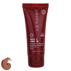 خرید کرم ضدآفتاب رنگی لافارر مدل SPF40، مناسب پوستهای چرب
