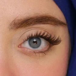 لنز چشم هرا مدل 26 فصلی کد AFUA260  رنگ آبی طبیعی بدون دور
